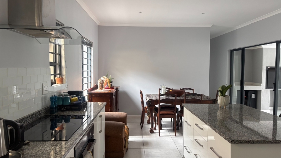 To Let 3 Bedroom Property for Rent in Parklands North Western Cape